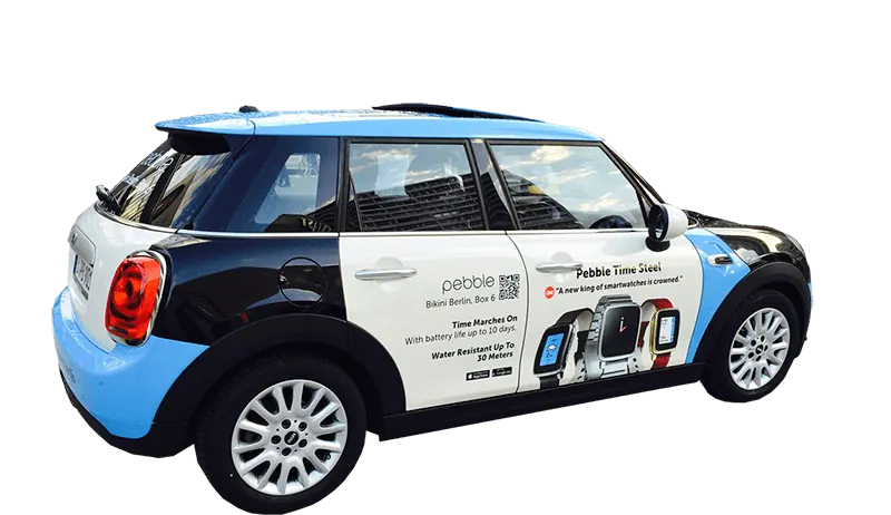 Das „GadgetMobil“: ein Mini mit Beklebung von GadgetStore.Berlin